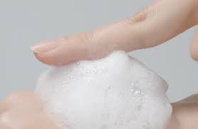 ISNTREE Hyaluronic Acid Low-pH Cleansing Foam