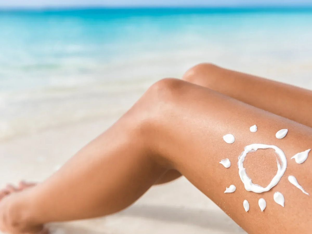 GLOW ON THE GO: Essential Skincare Tips for Your Tropical Escape.
